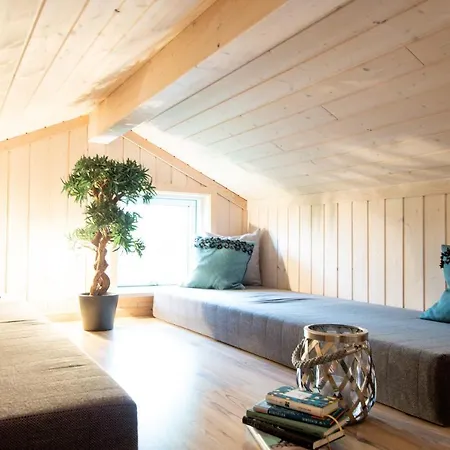 Vakantiehuis 2 Surfer's E 8 *